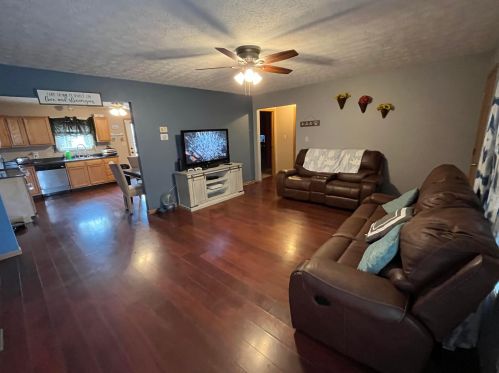 851 Aspen Dr, Washington Ch, OH 43160-1291