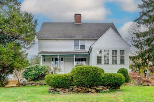 35 Smith St, Middletown CT  06457-1740 exterior