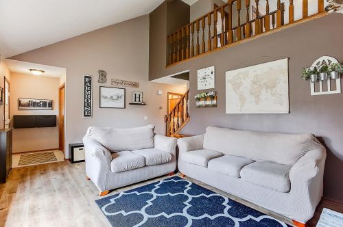 12092 Flintwood St, Minneapolis, MN 55448-2448