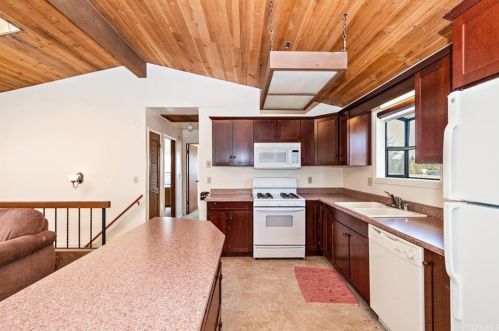 1095 Pan Springs Ln, Big Bear City CA  92314-9397 exterior