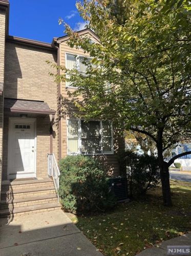 224 Washington Ave, Dumont NJ  07628-2342 exterior