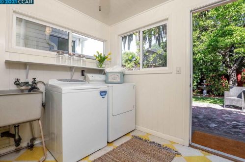 4171 Howe St, Oakland CA  94611-5117 exterior