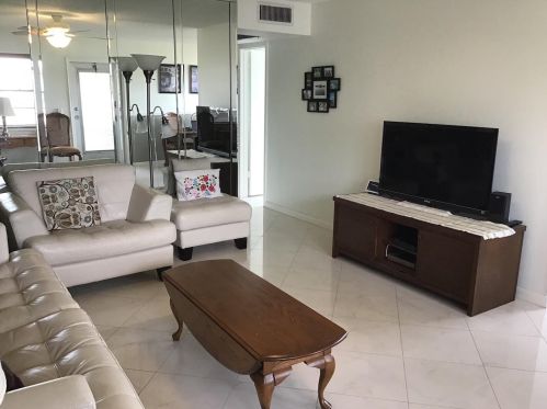 49 Chatham C, West Palm Beach, FL 33417-1809