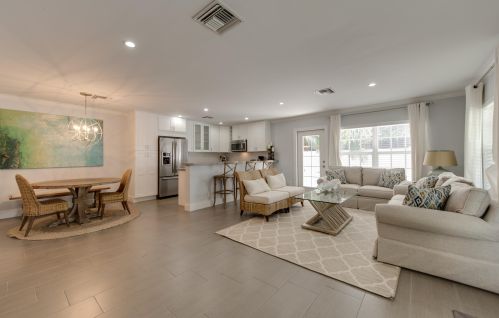 131 Venetian Dr, Delray Beach, FL 33483-6807