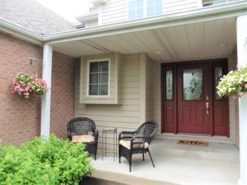 10214 Tudor Ct, Hammond, IN 46321-2850