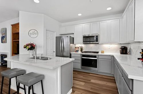 6392 Alexandri Cir, Carlsbad CA  92011-3600 exterior