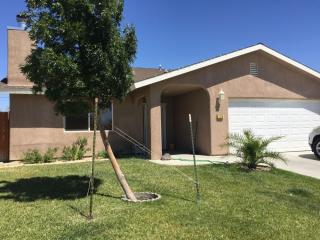 1128 Sims St, Ridgecrest, CA 93555-8822