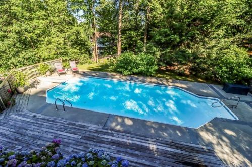 22 Windwood Rd, Brookfield Center, CT 06804-3236