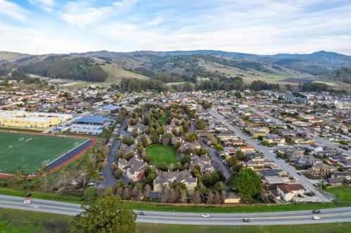 220 Amesport Lndg, Princeton By The Sea CA  94019-1969 exterior