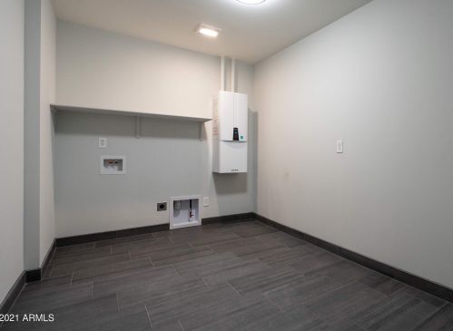 6803 15 St, Phoenix AZ 85040-2321 exterior