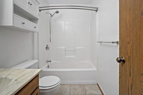 1704 Timberglen Dr, Imperial PA  15126-9248 exterior