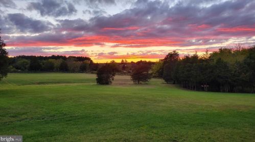 13425 Aden Rd, Nokesville, VA 20181-2818