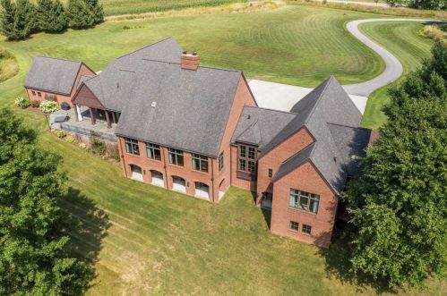 783 Kings Chapel Rd, New Castle, PA 16105-4711