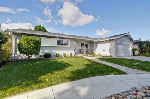 1037 Pinenut Ct, Sunnyvale, CA 94087-1825