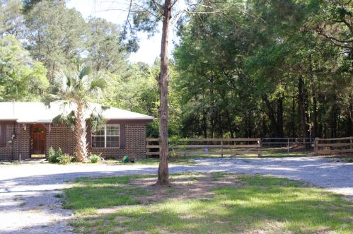 196 Harold Cosson Rd, Defuniak Springs, FL 32435-6625