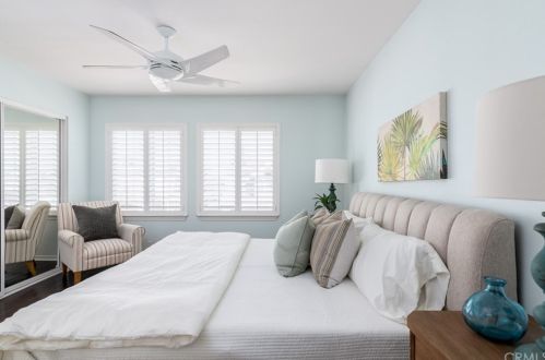 315 33rd St, Newport Beach CA  92663-3131 exterior