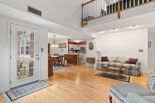 36 Weatherly Dr, Salem, MA 01970-6630