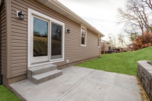 513 5th Ave, Bridgeville PA  15017-1337 exterior