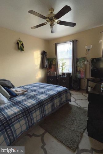 1216 Derry St, Harrisburg PA 17111-1141 exterior