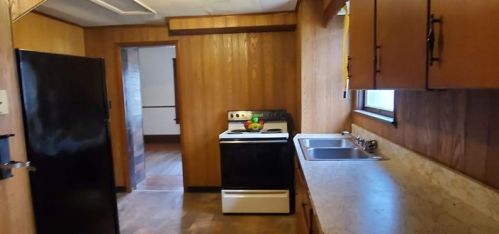 5 Laurel Ave, New Castle PA  16101-2353 exterior