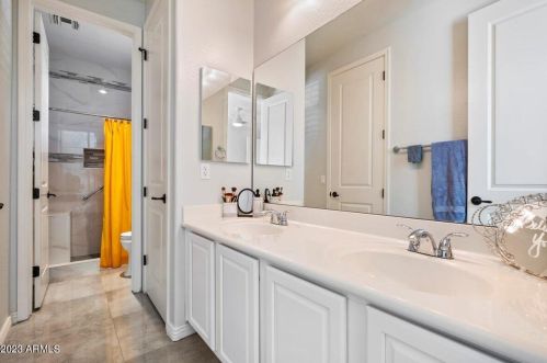 550 Emerson St, Chandler AZ  85248-4700 exterior