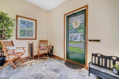 519 Dietz St, Roselle, NJ 07203-2335