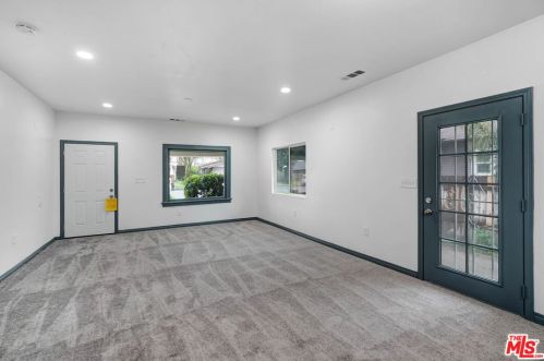 371 19th St, San Bernardino, CA 92405-3901
