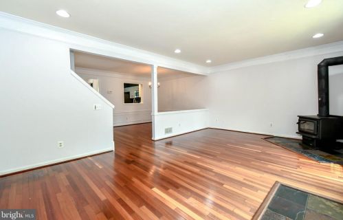 350 Hedgestone Ter, Leesburg VA 20176-4871 exterior