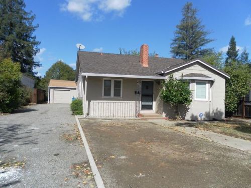 761 5th St, Gilroy, CA 95020-5606