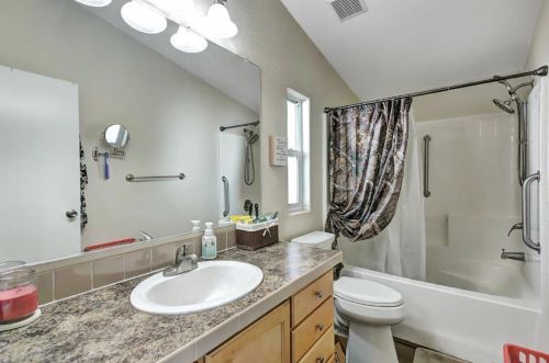 10 Wendy Cir, Grass Valley CA  95945-7037 exterior