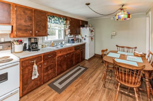 3998 Mitchell Rd, New Castle PA  16105-4412 exterior