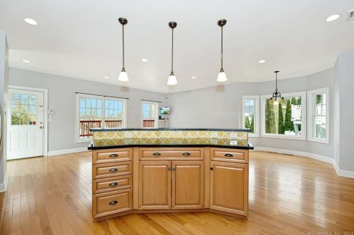 6 Nolan St, Norwalk CT  06850-2525 exterior