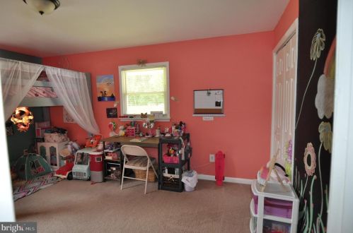 5 Oak Ave, Browns Mills NJ  08015-3215 exterior