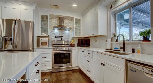 2031 Riviera Pkwy, Point Pleasant Beach NJ  08742-4952 exterior