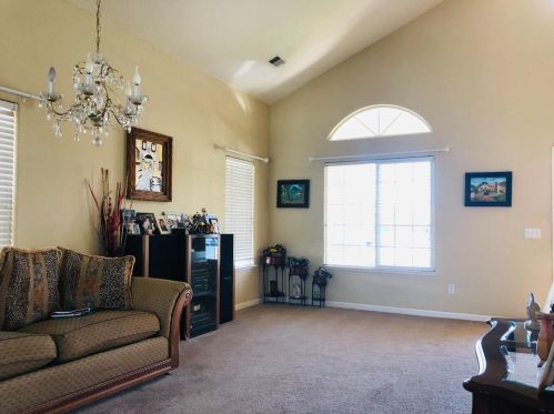 770 Ruger Ct, Hollister, CA 95023-5648