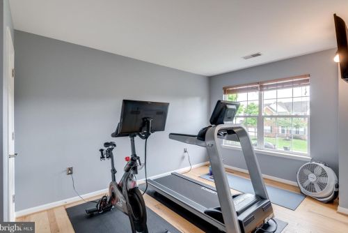 167 Alpine Dr, Leesburg VA 20175-6172 exterior