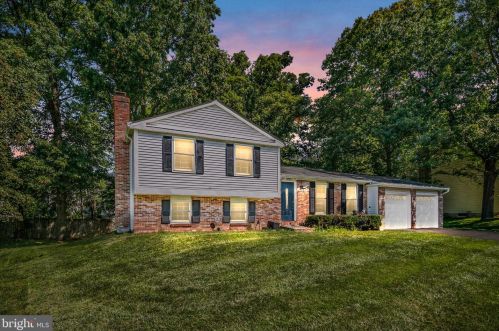 12820 Framingham Ct, Herndon, VA 20171-2621