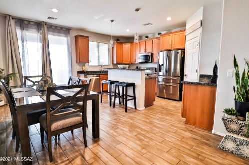 8975 Mystic Meadow Rd, Tucson, AZ 85756-6172