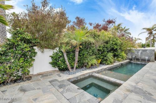 820 Mandalay Bch Rd, Oxnard CA 93035-1078 exterior