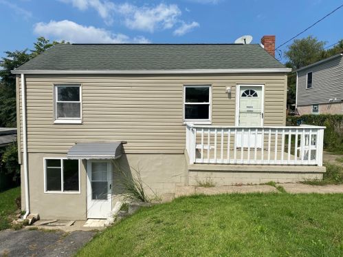 17 Virginia Dr, Mckeesport PA  15133-1005 exterior