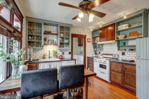 546 Orange St, Lancaster PA  17603-3669 exterior