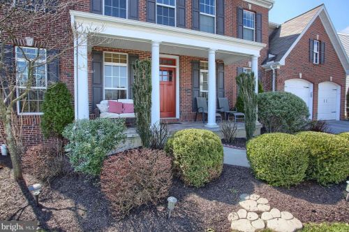 2160 Flintlock Dr, Hummelstown, PA 17036-7819
