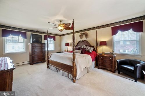 556 Leverington Ave, Philadelphia PA 19128-3314 exterior