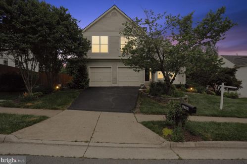 12260 Exbury St, Herndon, VA 20170-2542