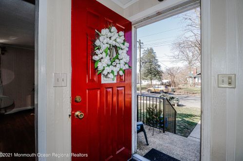 40 Irving Pl, Tinton Falls NJ  07724-1625 exterior