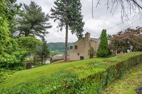 433 Leavitt St, Pittsburgh, PA 15226-1121