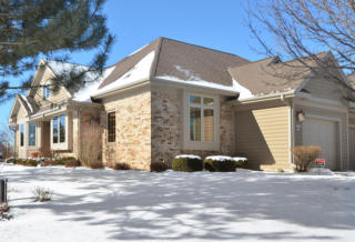 10901 Essex Dr, Thiensville, WI 53092-8535