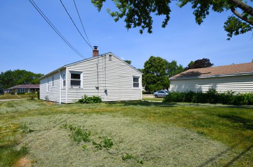 1624 167th St, Waukesha, WI 53151-1306