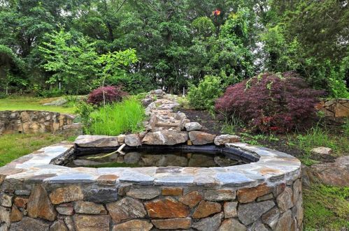 65 Ridgebrook Dr, Bridgeport CT  06606-1925 exterior