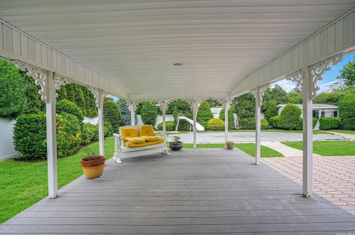 10 Cliftwood Pl, San Remo NY  11754-4011 exterior
